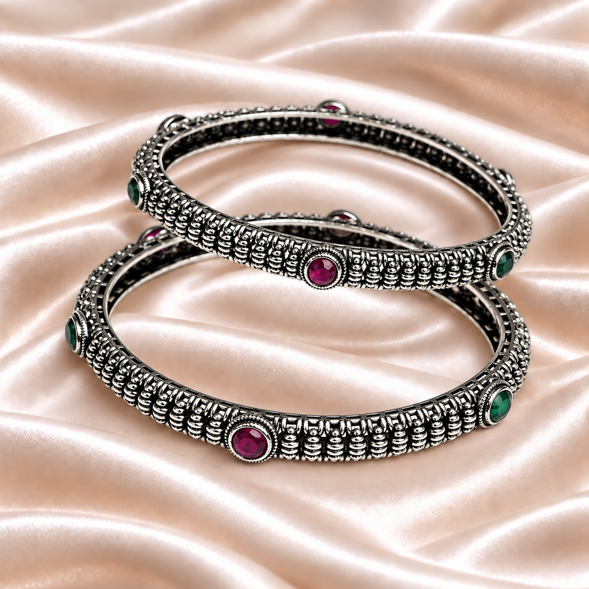 Ribbed Arc Oval Stone Oxidised Kada