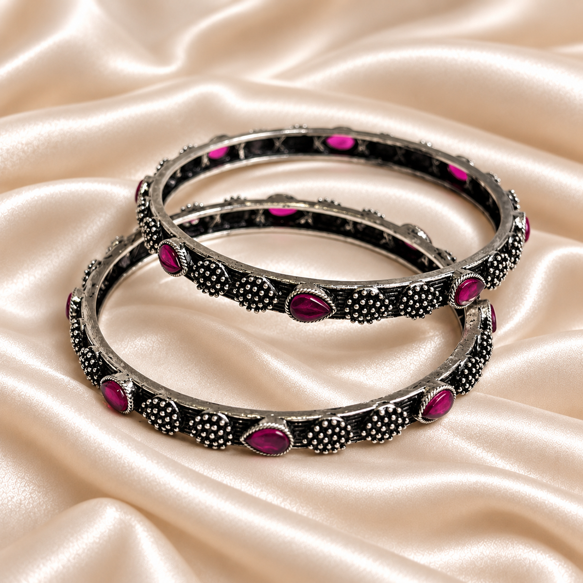 Ruby Drop Pattern Oxidised Kada