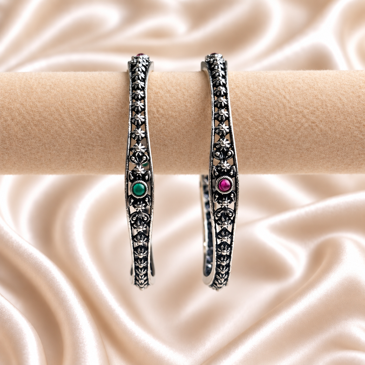 Flower Trail Oxidised Kada