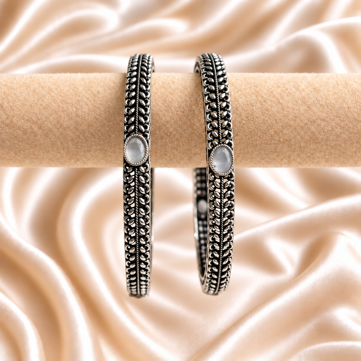 Leaf Chain Oval Stone Oxidised Kada