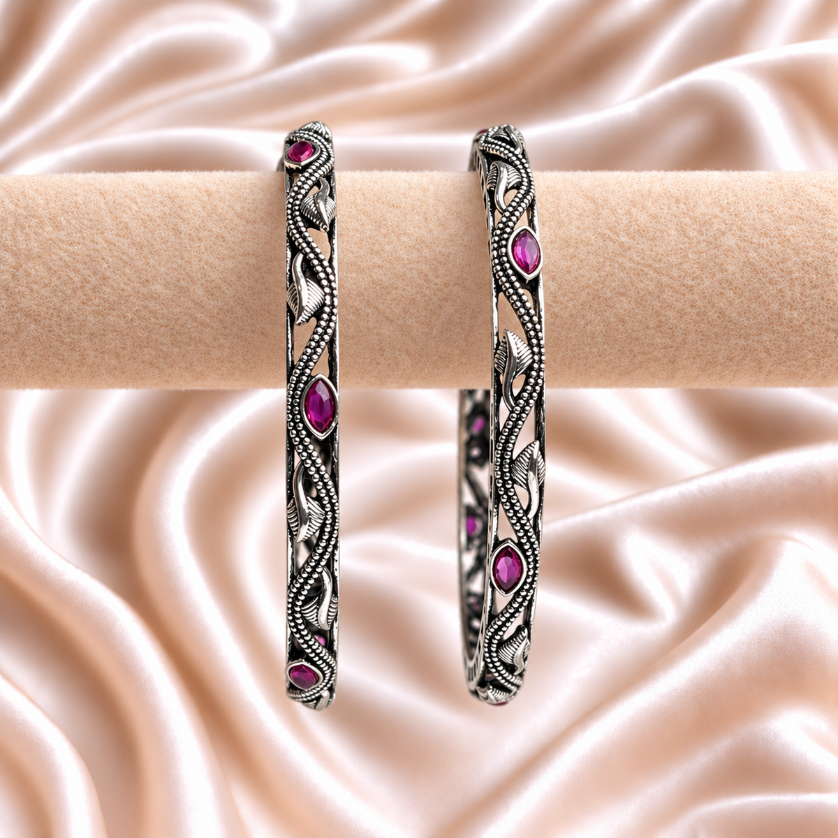 Leaf Design Oxidised Bangle