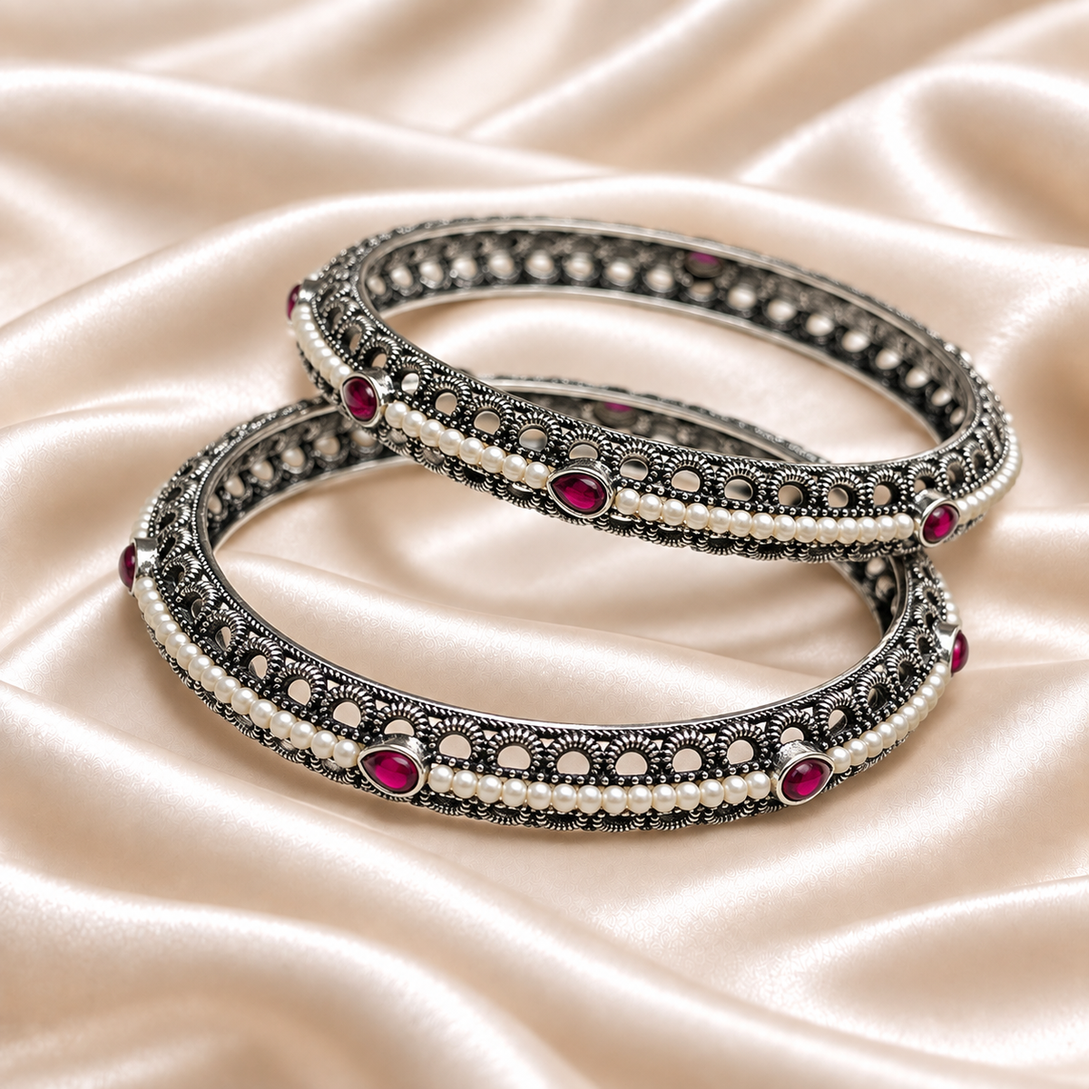 Pearl Border stone Oxidised Kada
