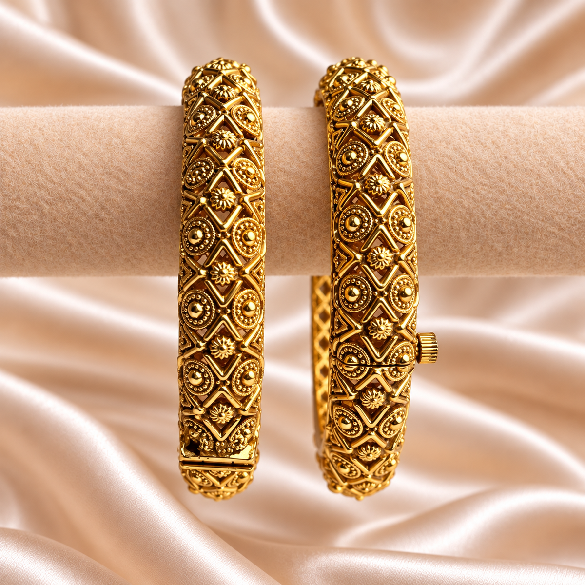 Rajwada Geometric Carved Openable Kada