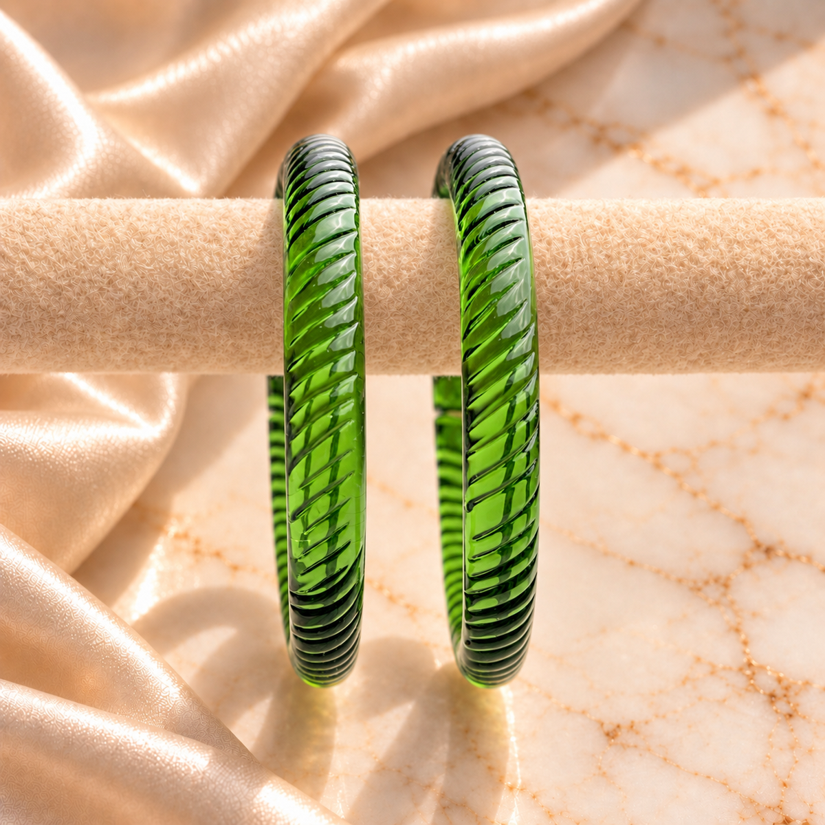 Spiral Cutting Design Glass Kada