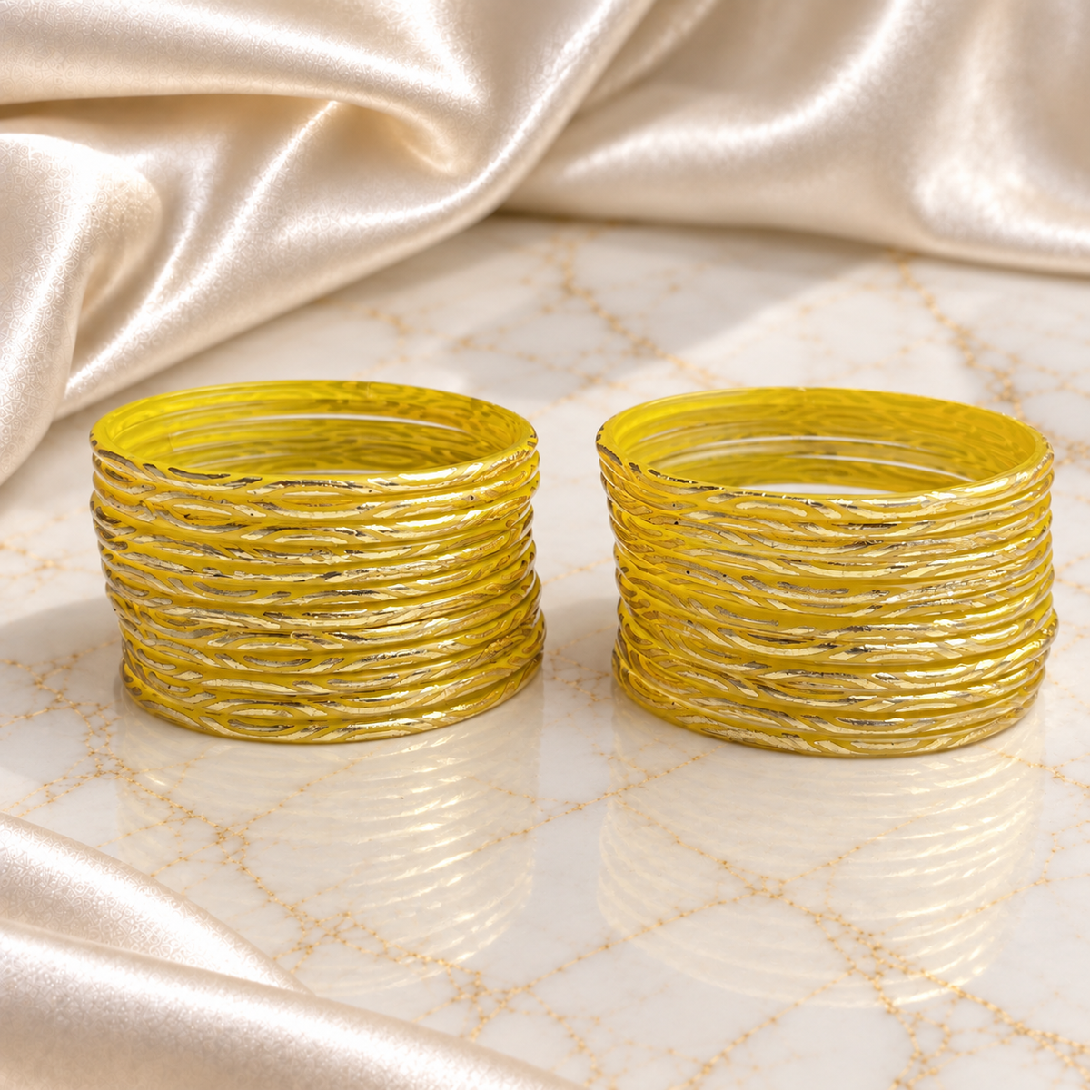 Wavy Gold Print Glass Bangles