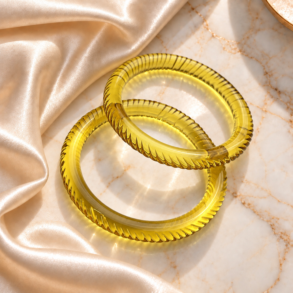 Spiral Cutting Design Glass Kada