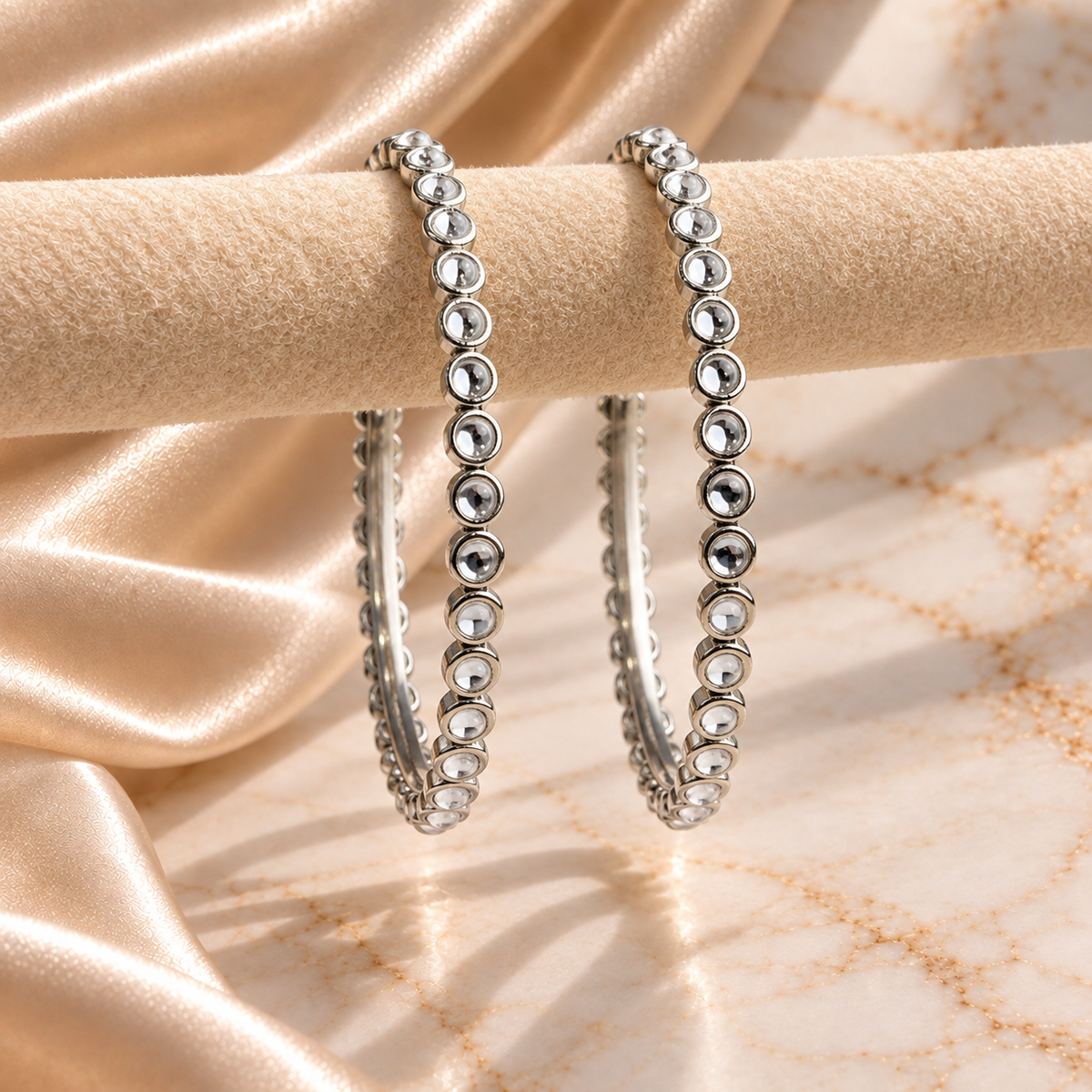 Single Line Dot Kundan Line Bangles