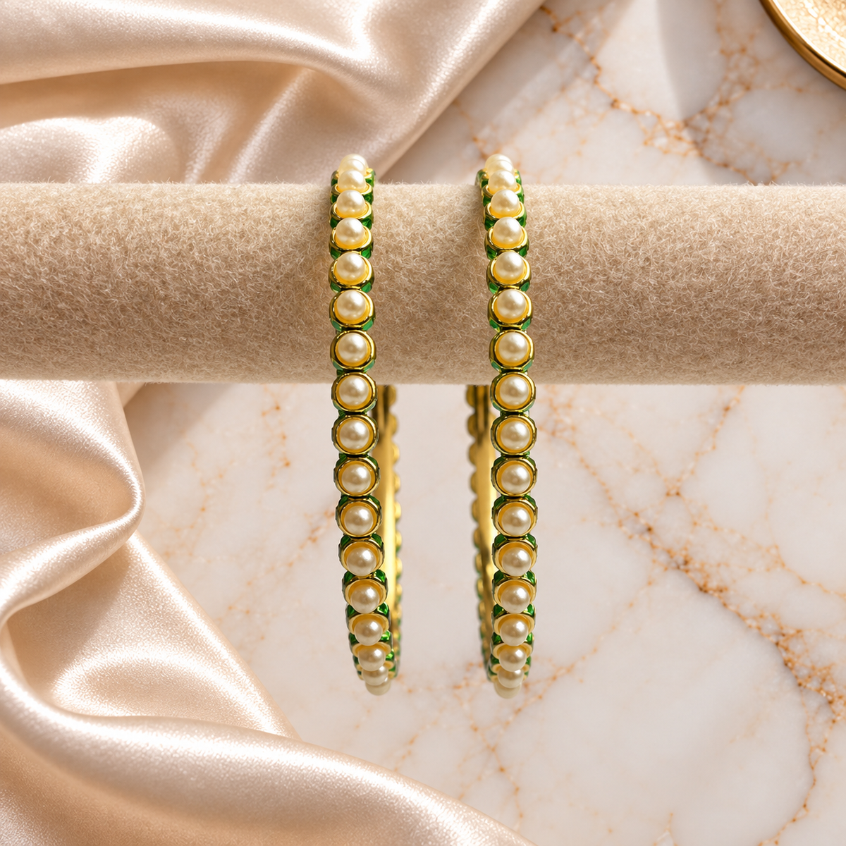 Single Line Dot Kundan Line Bangles