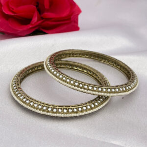 Antique Pearl-Edge Kundan Bangles