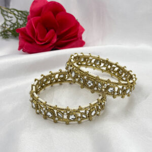 Floral Motif Kundan Bangle in Antique Polish