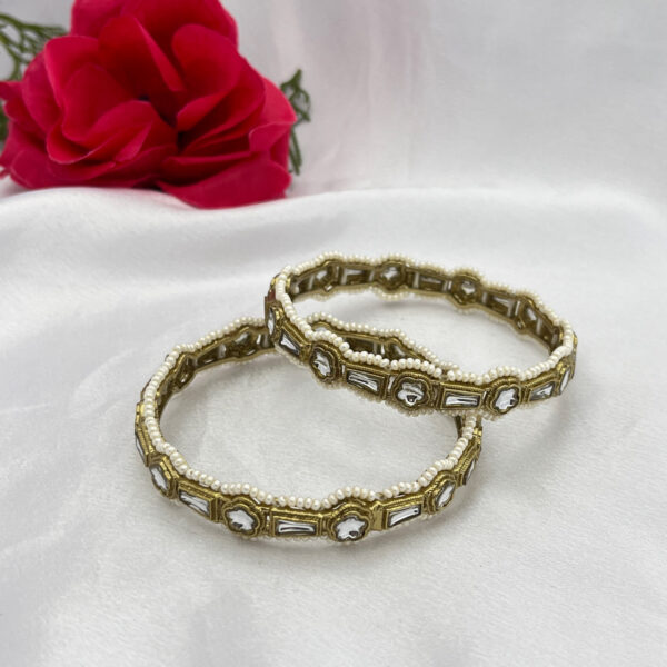 Sleek Floral Kundan Bangle in Antique Polish